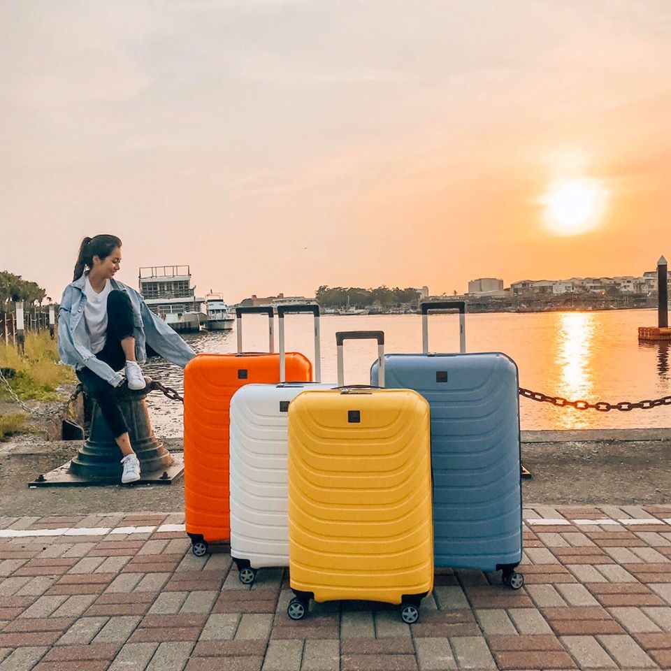 extra solid yet lightweight eminent suitcases